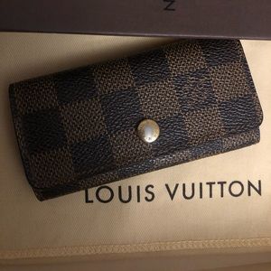 Louis Vuitton 4 key holder
